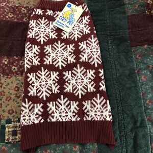 Cozy Pet Deluxe Dog Sweater Burgandy Snowflakes M 14”-16”